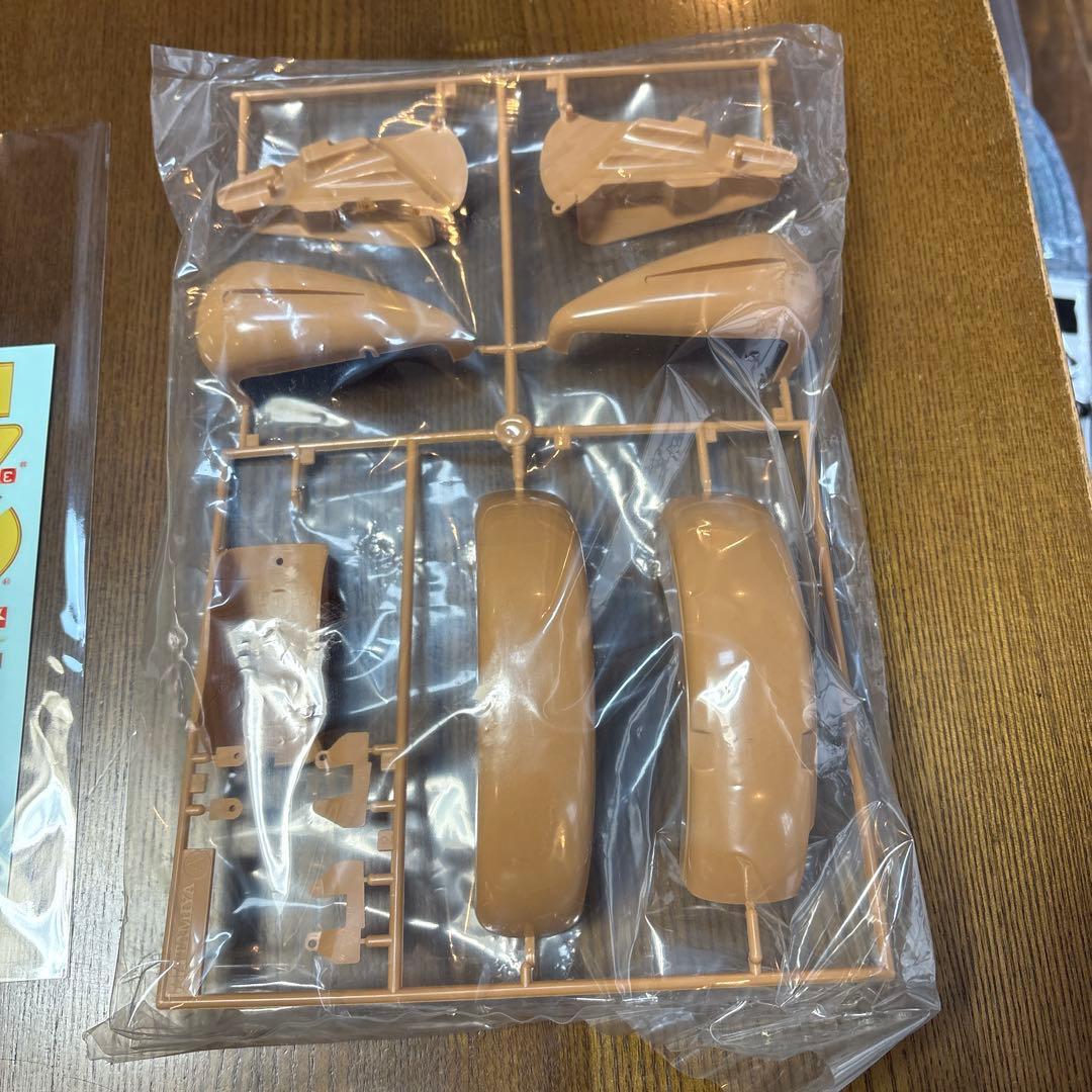 タミヤ　オートバイ　プラモデル　1/6 ハーレー　FLH クラシック　おまけ付