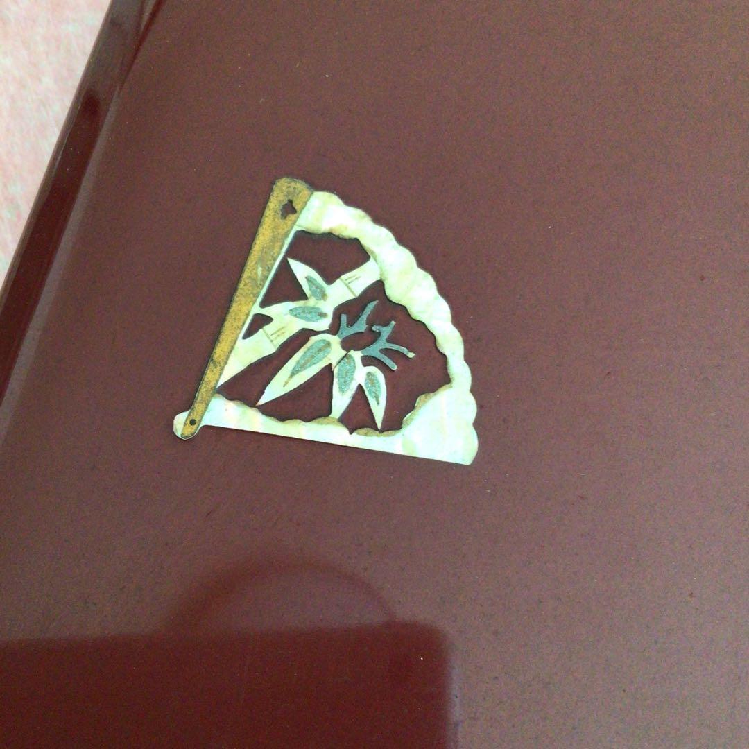 70 年程前の文箱　漆塗り螺鈿模様