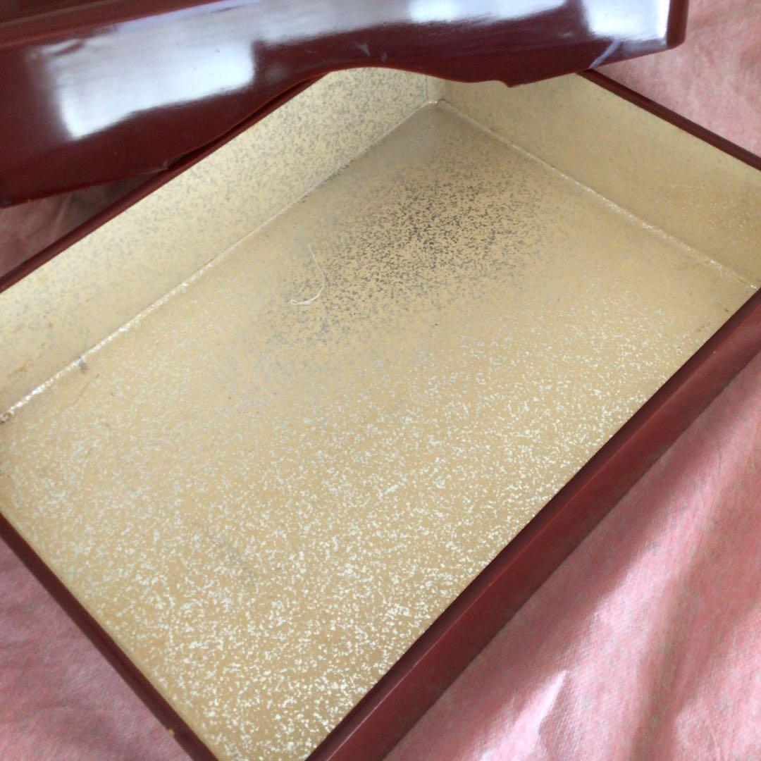 70 年程前の文箱　漆塗り螺鈿模様