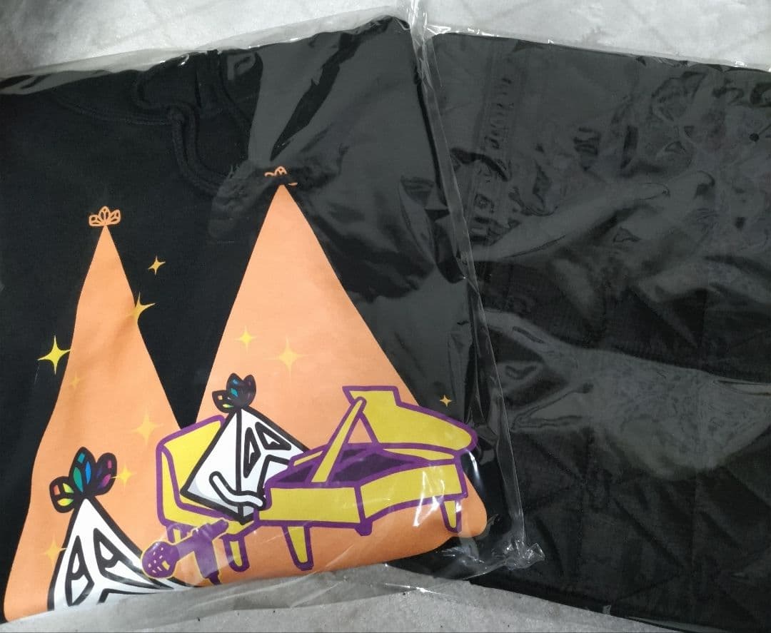 .ENDRECHERI. LIVEグッズ2023フーディーとマルチケース