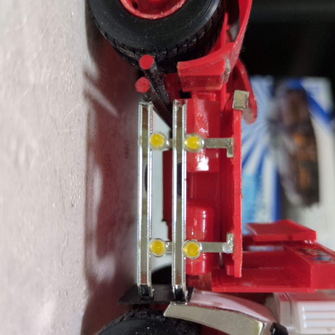 日野プロフィアトレーラーヘッドですいろいろ手を加えています