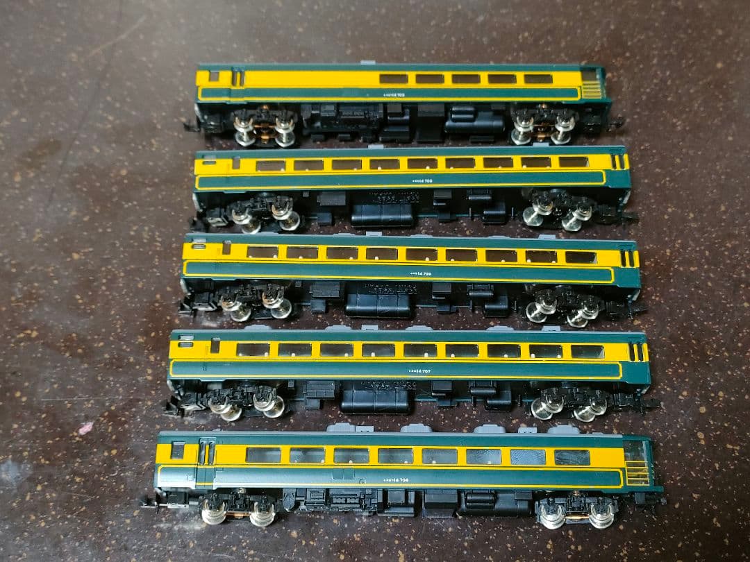 n　★サロンカーなにわ 5両