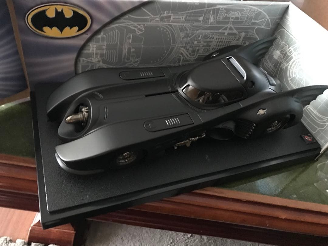 Hot Wheels バットモービル 1:18