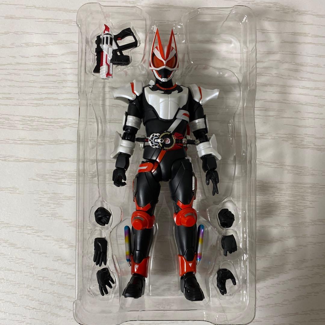 SHフィギュアアーツ 仮面ライダーギーツ タイクーン バッファ ナーゴ