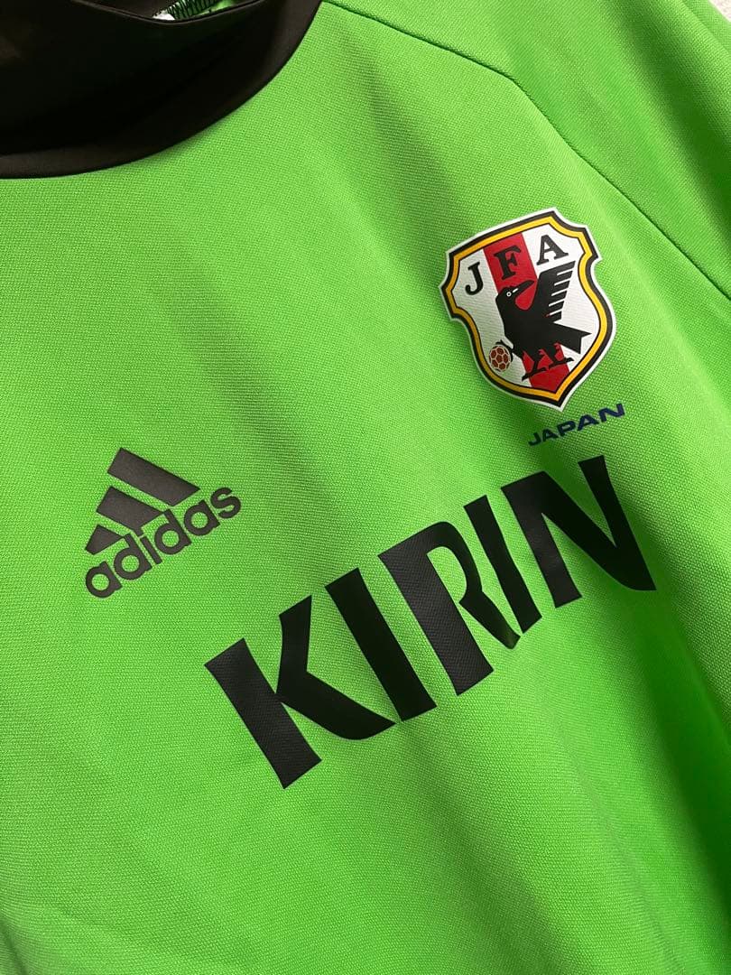 新品未使用タグ付サッカー日本代表キーパー？プラクティスシャツ長袖ユニフォーム