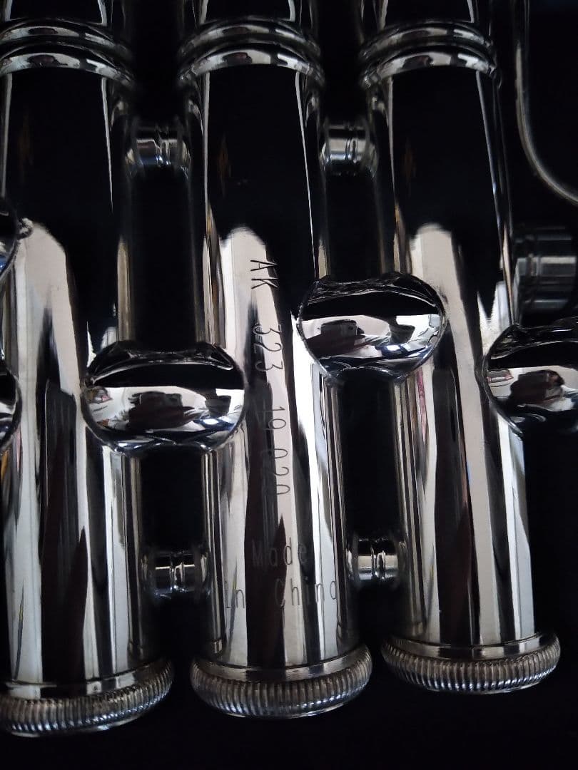 トランペット BACH　ケース・マウスピース・教本付き