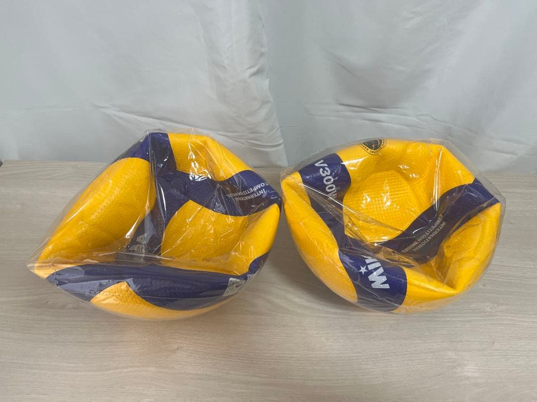 【新品未使用】MIKASA バレーボール V300W 5号球 2球セット