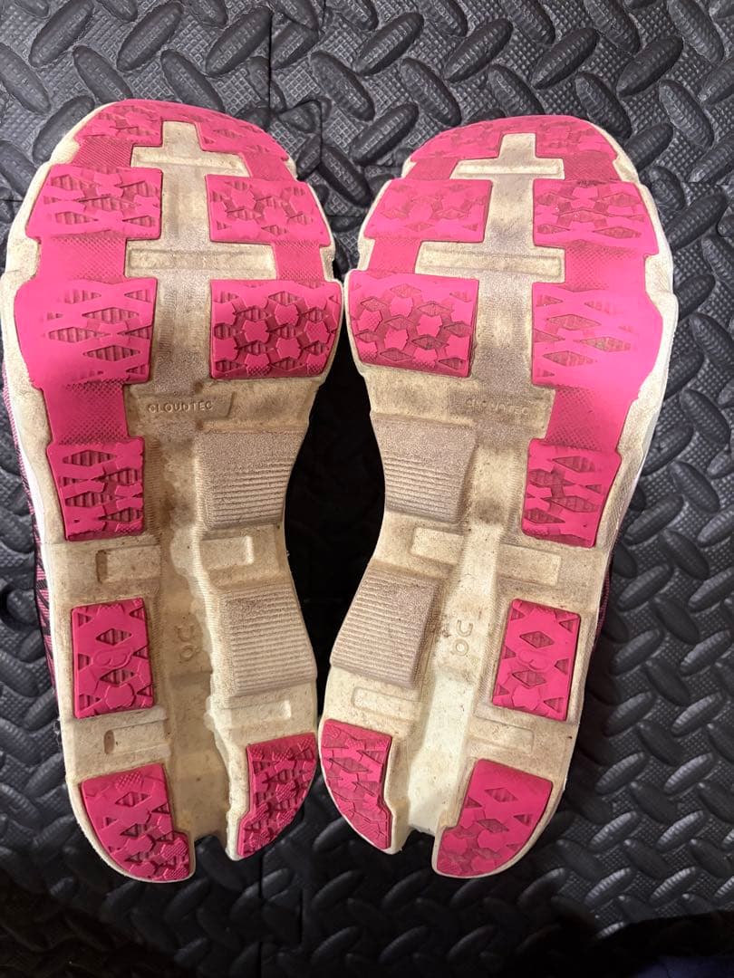 On クラウドモンスターハイパー　25.0cm