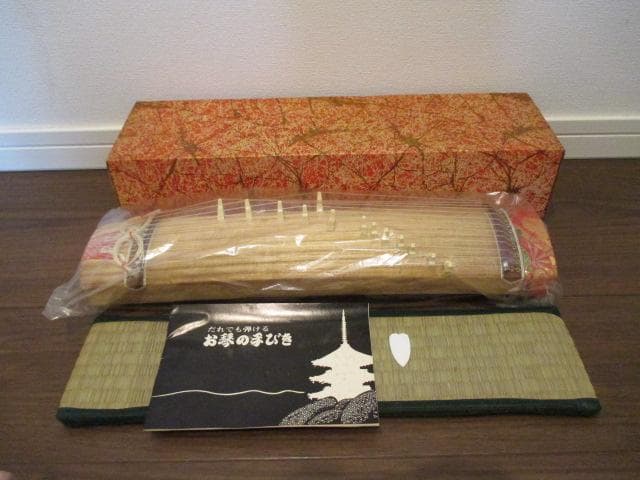美品　 希少　逸品　ミニ琴　お琴　琴　13弦　和楽器 　弦楽器　箏　短琴　琴柱
