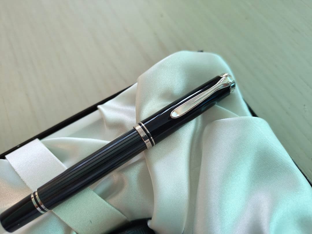 Pelikan 万年筆 ブラック ストライプ