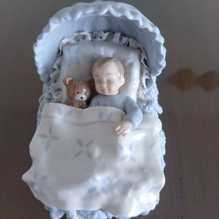 陶磁器製 赤ちゃんとクマの置物 アンティーク