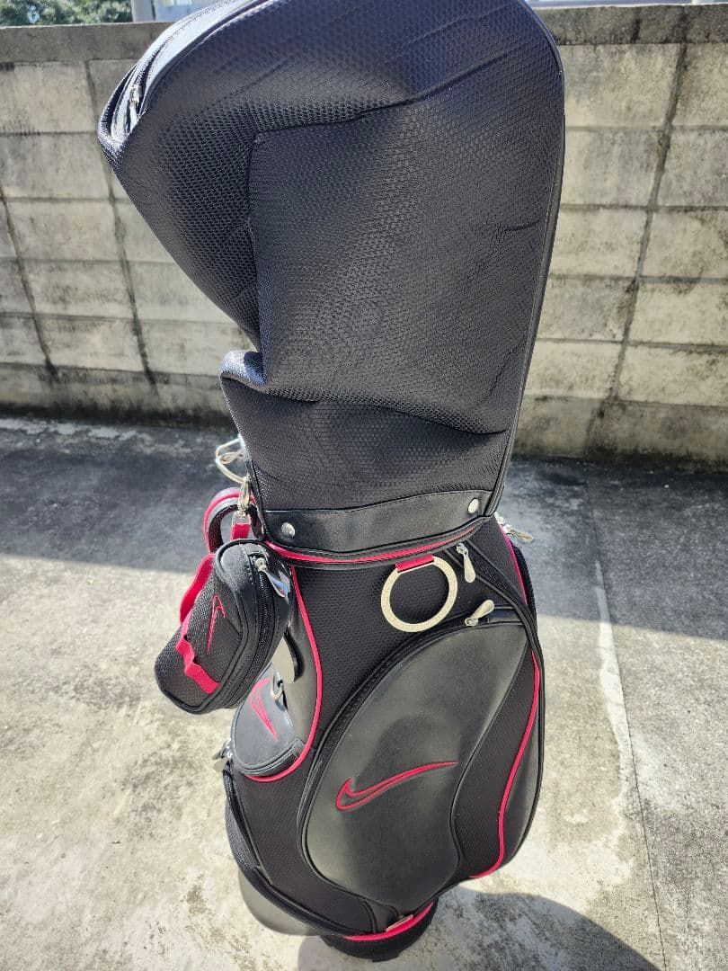 Nikeキャディバッグ 黒/ピンク