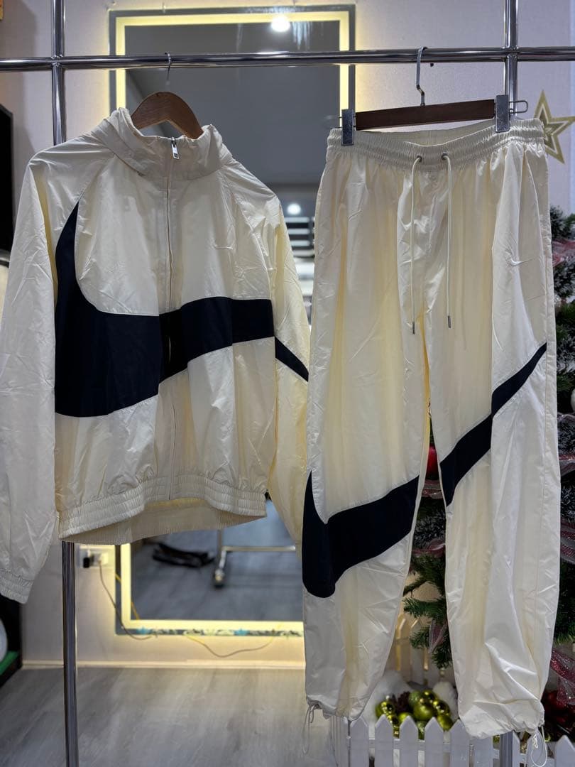 Nike ジャージ上下セット アイボリー/ブラック