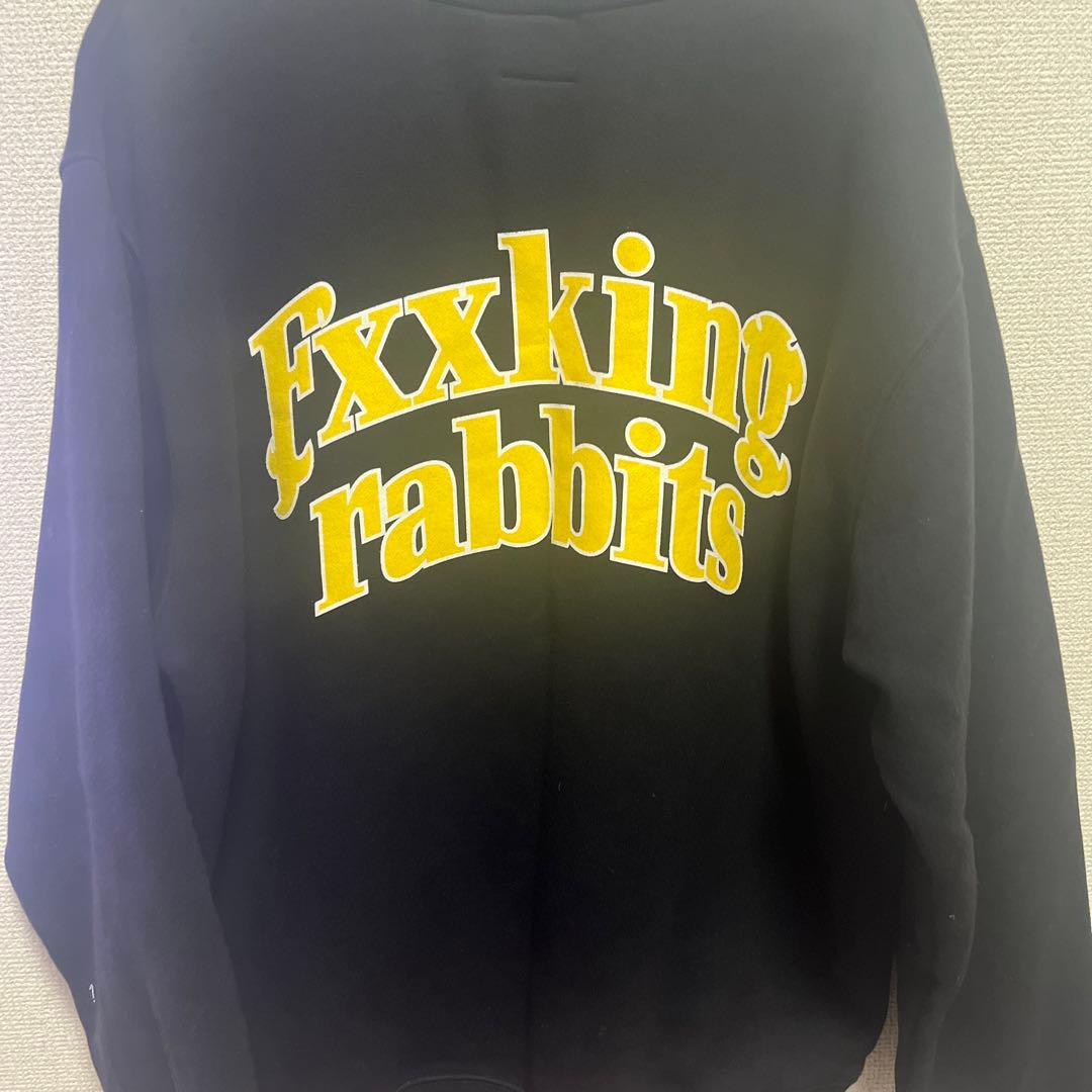 FR2 黒スウェットシャツ ウサギロゴ