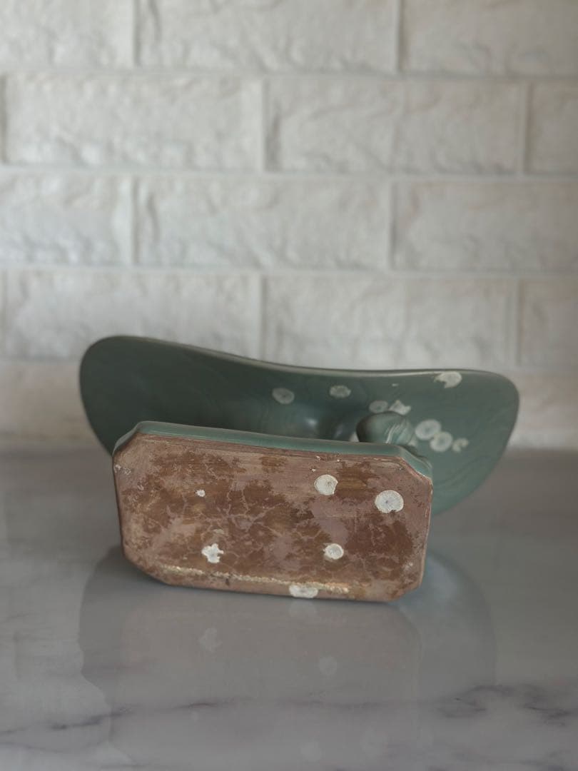 希少な高麗青磁(霧箱付き) 四方山