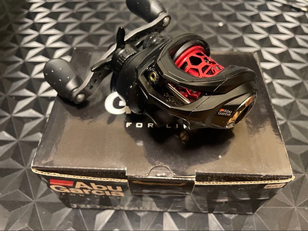 美品 RoxaniBF8 Abu Garcia ベイトリール