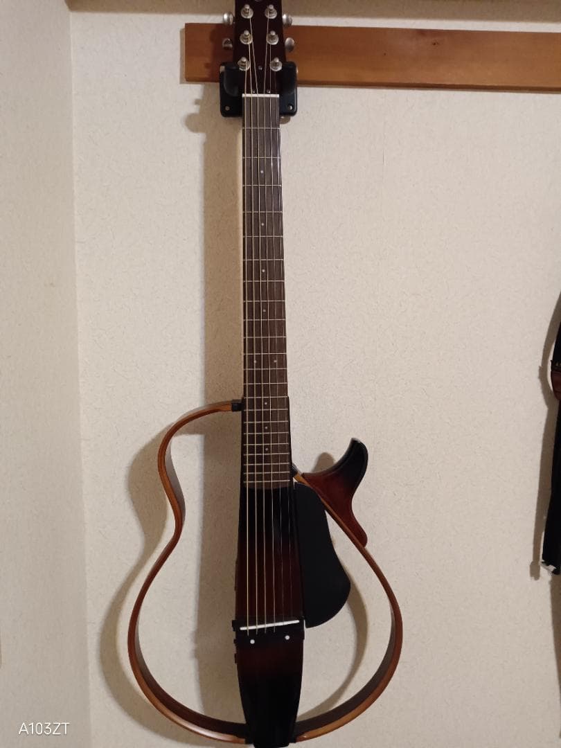 Yamaha SLG200S サイレントギター　アダプター付属