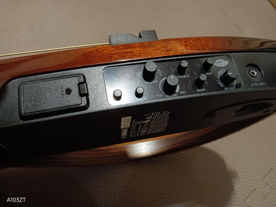 Yamaha SLG200S サイレントギター　アダプター付属