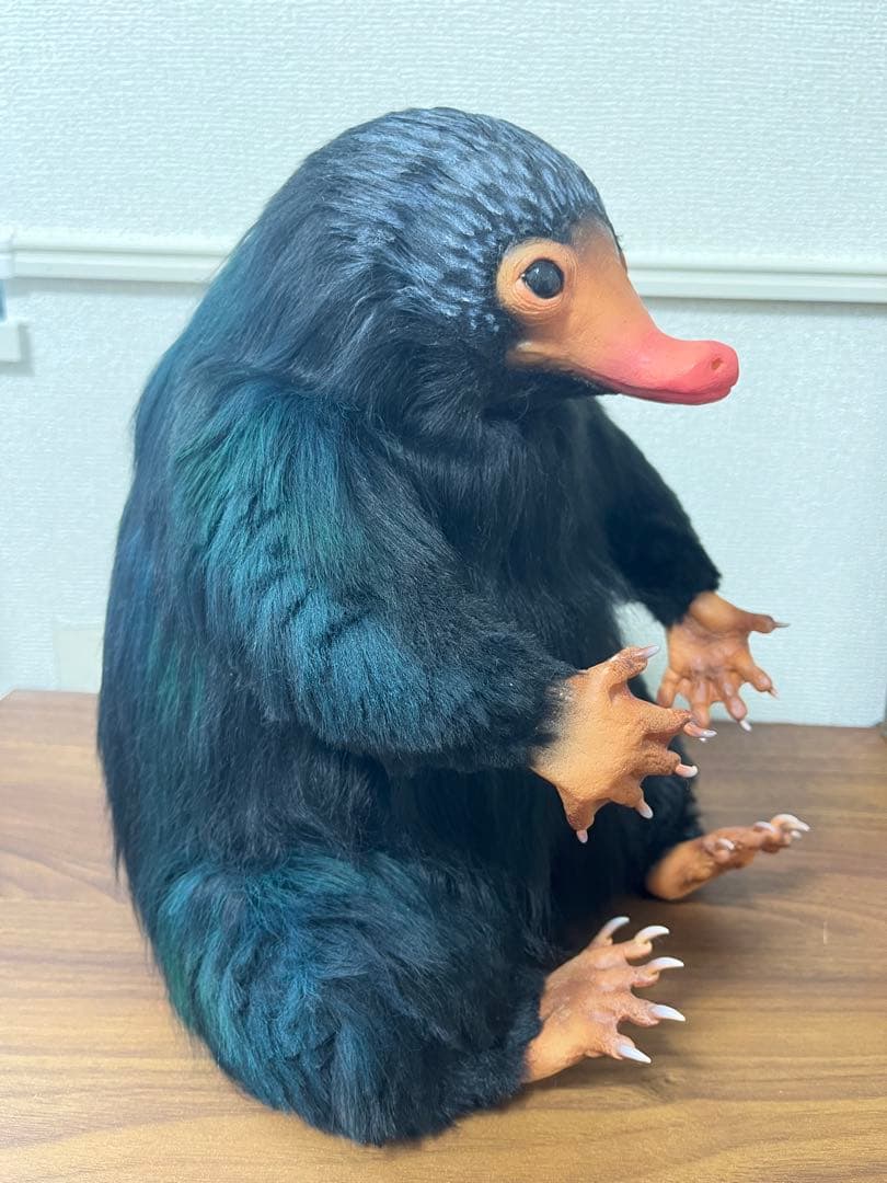 希少ファンタスティックビースト魔法動物ニフラー　海外アーティストトイ
