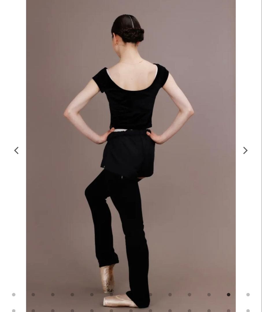 お得 新品 Glossy S size ブラック unoa ウノア トップス