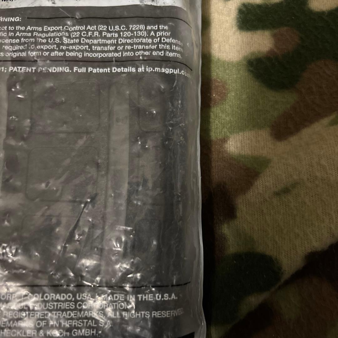 新品　未使用　米軍実物　MAGPUL PMAG 30 窓付き　マグプル　ブラック