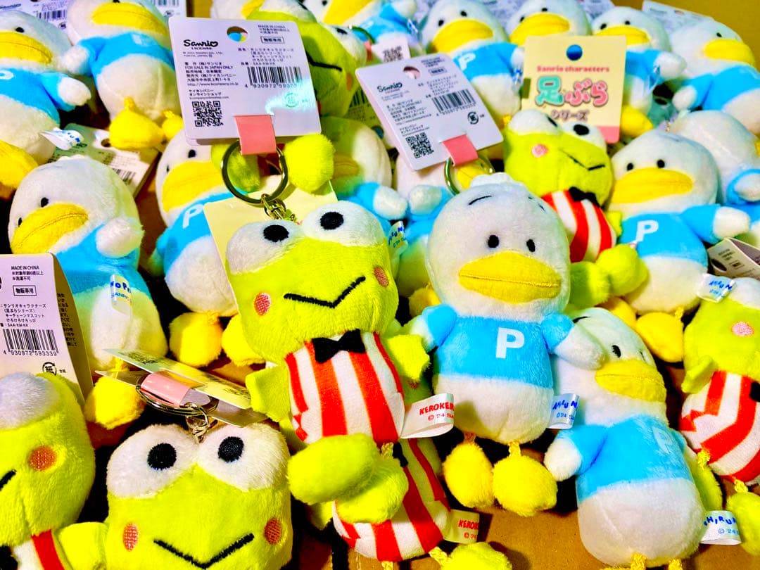 新品24個　 サンリオ　キャラクターズ （足ぶらシリーズ） サンリオ　キャラク