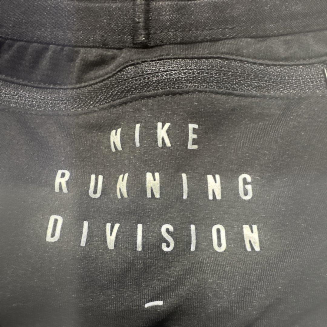 上下セット NIKE ナイキ ランニング ディビジョン セットアップ フード付