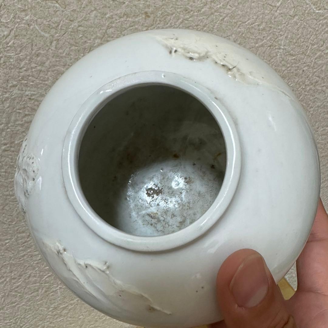 白磁　高麗　徳化窯　伊万里　瀬戸　◆山水　白い陶器の浮彫り花瓶