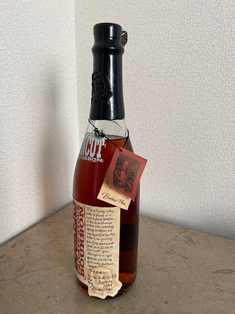 Booker's UNCUT バーボン 62.5%