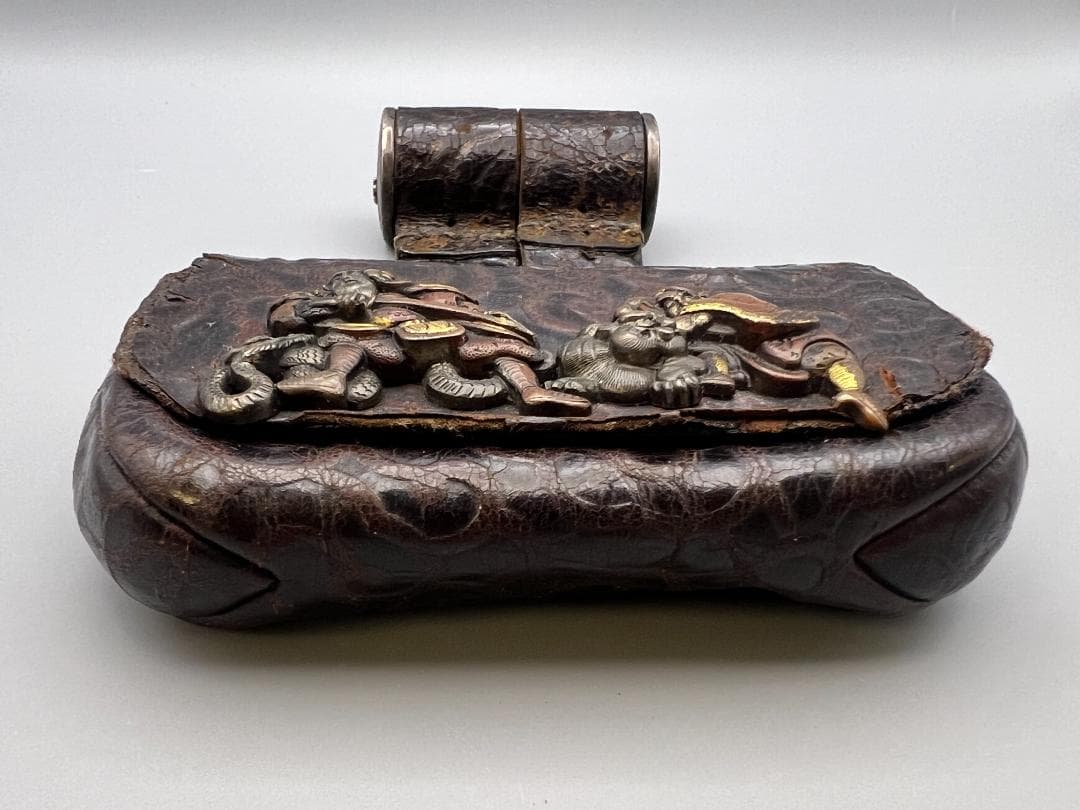 希少　早道　薬入　龍虎武士図　金銀象嵌　手彫　大金具　煙草　墨入れ　江戸明治期