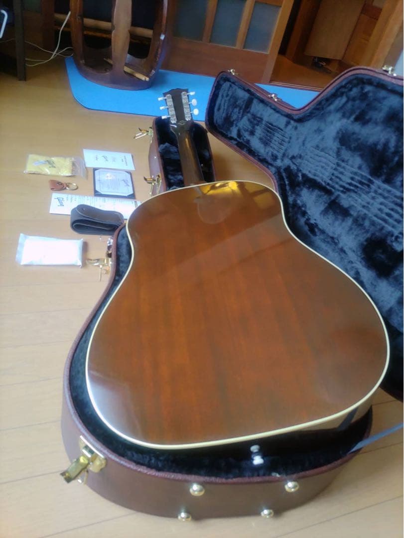 Gibsonカスタムショップ　1960s J-45 Montana Rose