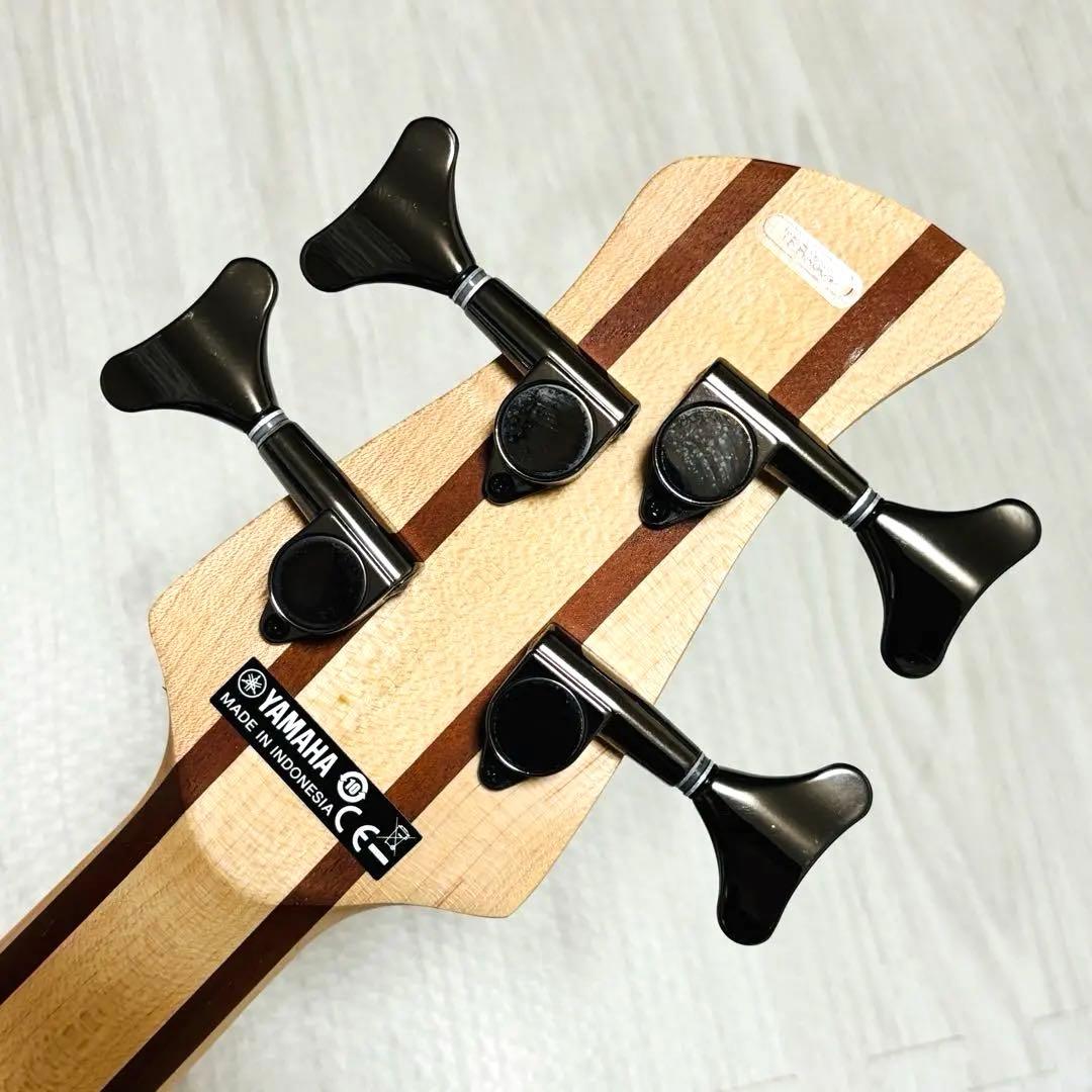 【美品】 YAMAHA ヤマハ TRBX304 WH エレキベース メンテ済み