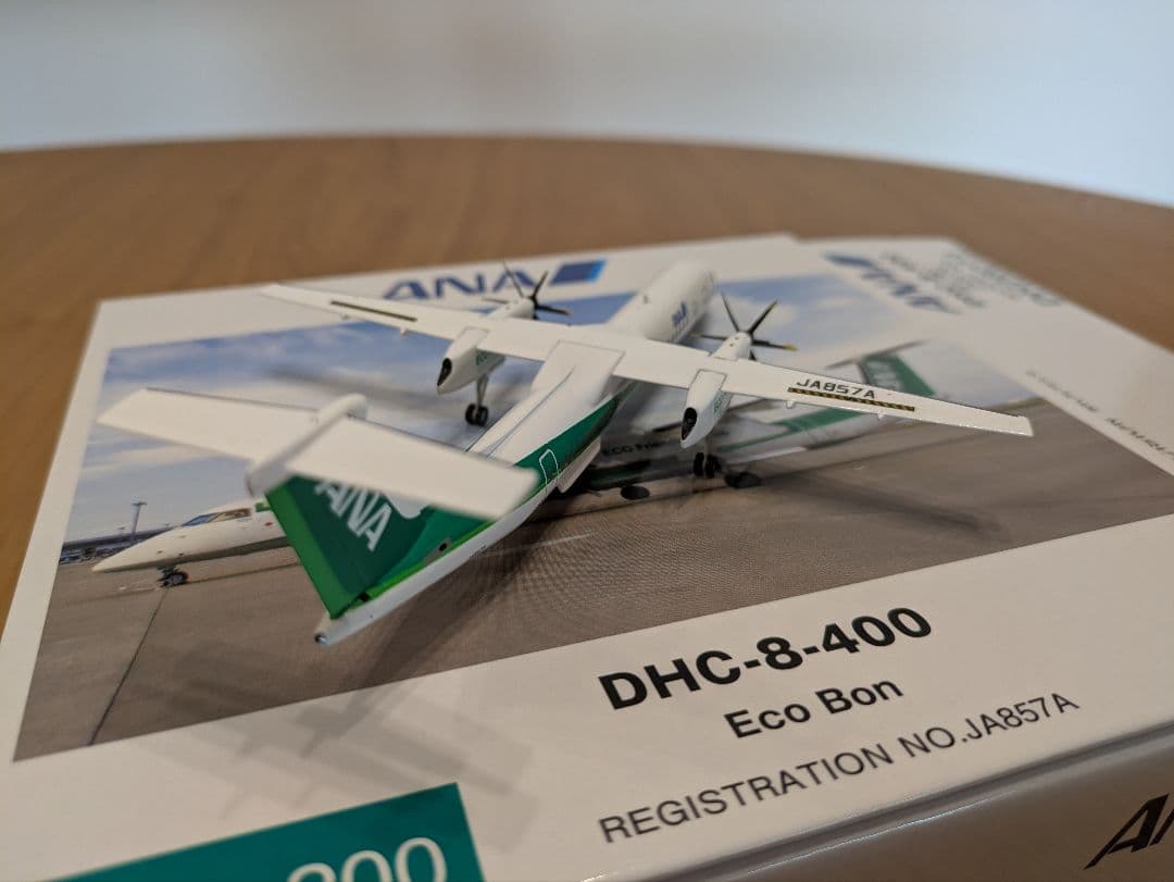 全日空商事 ANA DHC-8-400 エコボン 1:200 新品