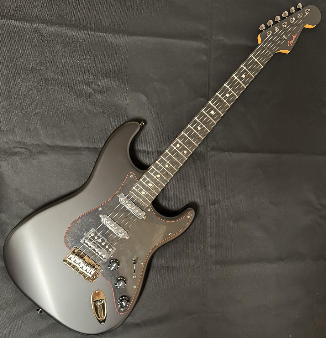 ギター Fender MIJ Limited Stratocaster HSS Noir