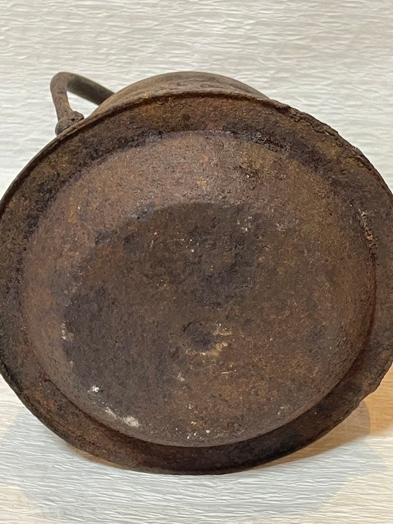 南部鉄器　鉄瓶　鉄製浮彫り鉄瓶　アンティーク　時代物122