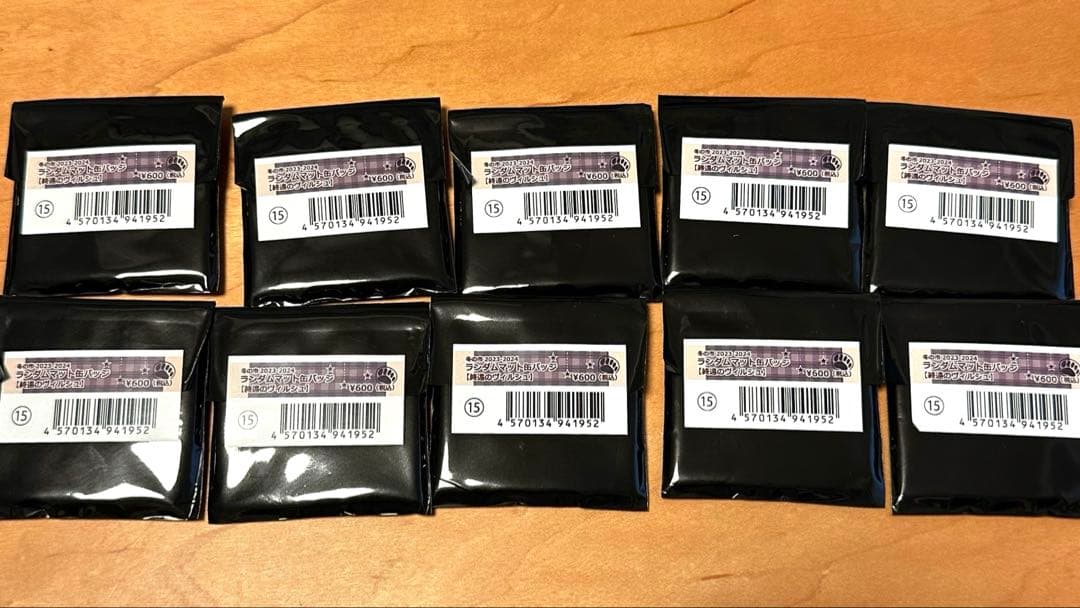 【未開封】冬の市 ランダムマット 缶バッジ 終遠のヴィルシュ 終ヴィル