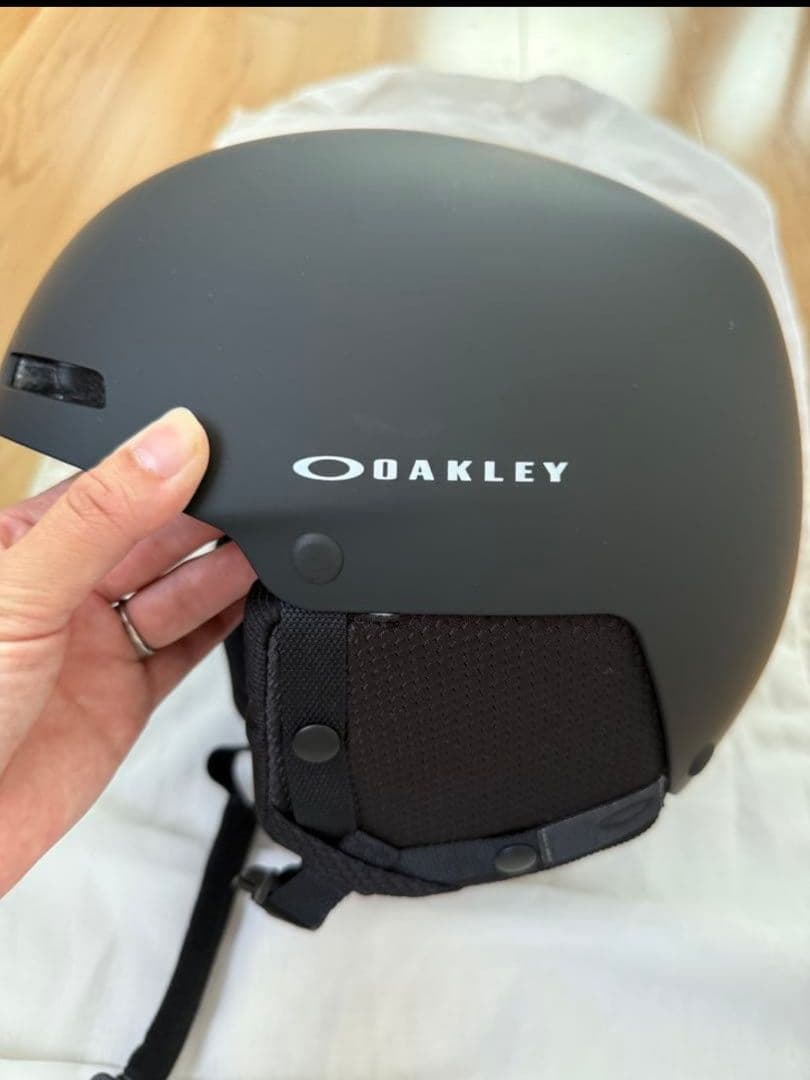 OAKLY オークリー　スノーヘルメット　MOD1 PRO