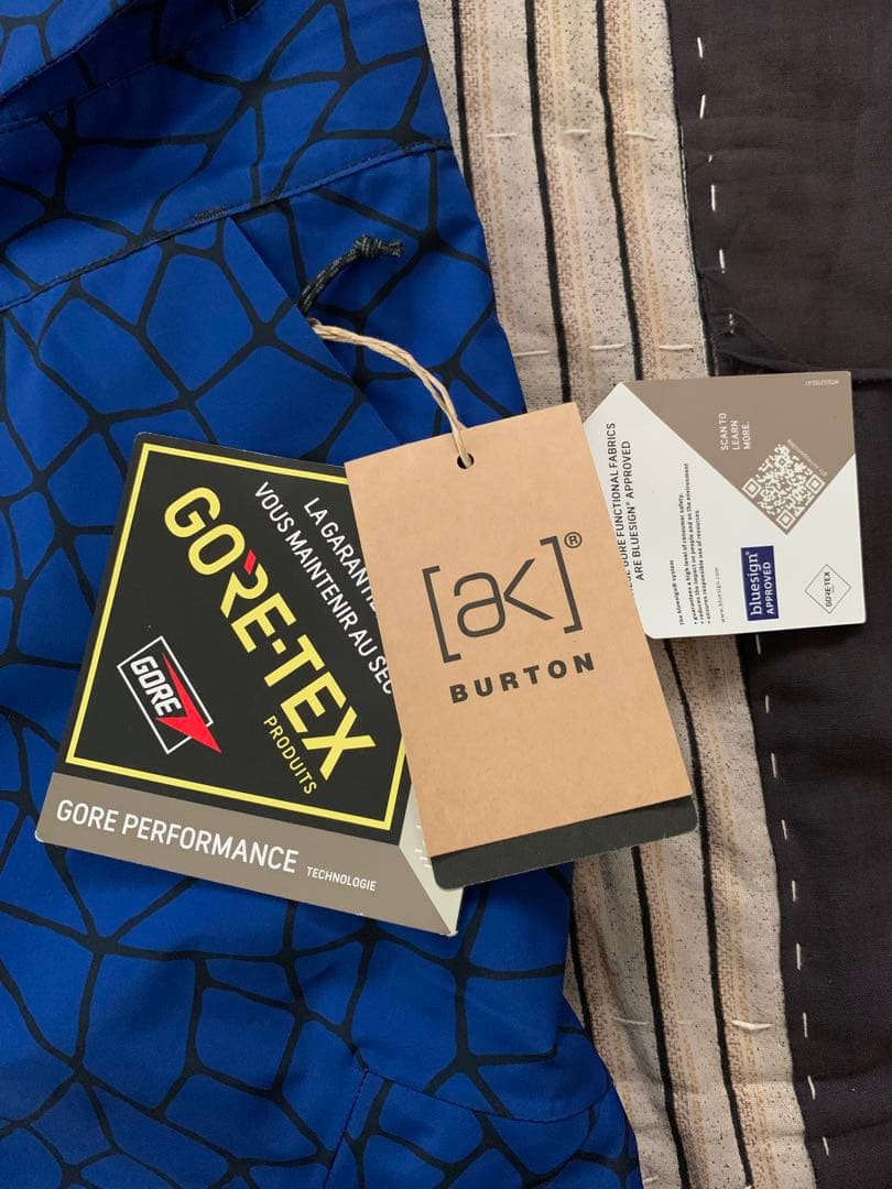 Burton M AK GORE CYCLE BIB スノーボード パンツ 蜘蛛