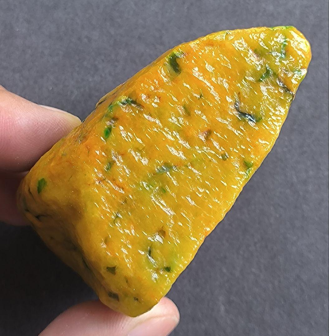 天野太郎【貴重】ミャンマー産黄本翡翠（ジェダイト）の原石（359ｇ）