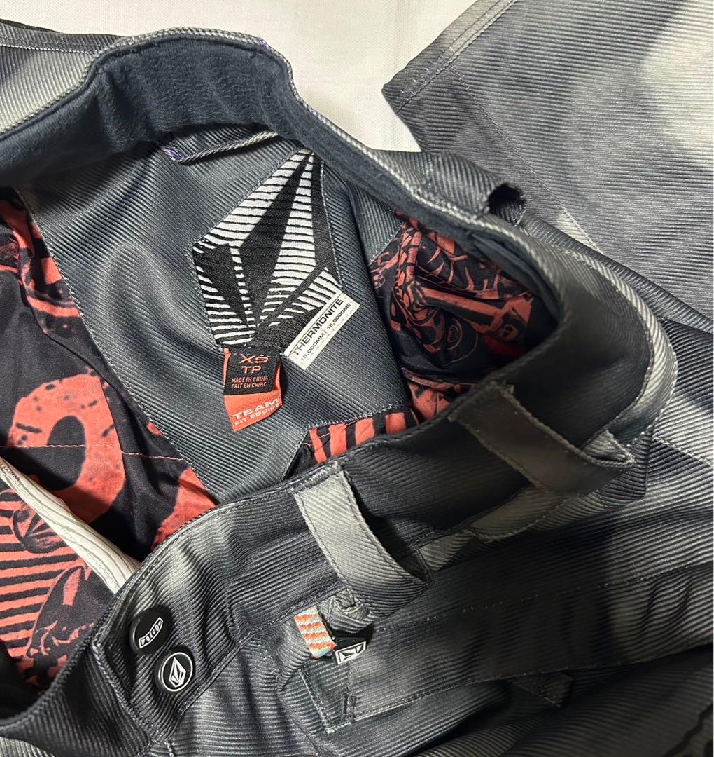 VOLCOMボルコム スノボウェア スノーウェア スキーウェア 上下セット