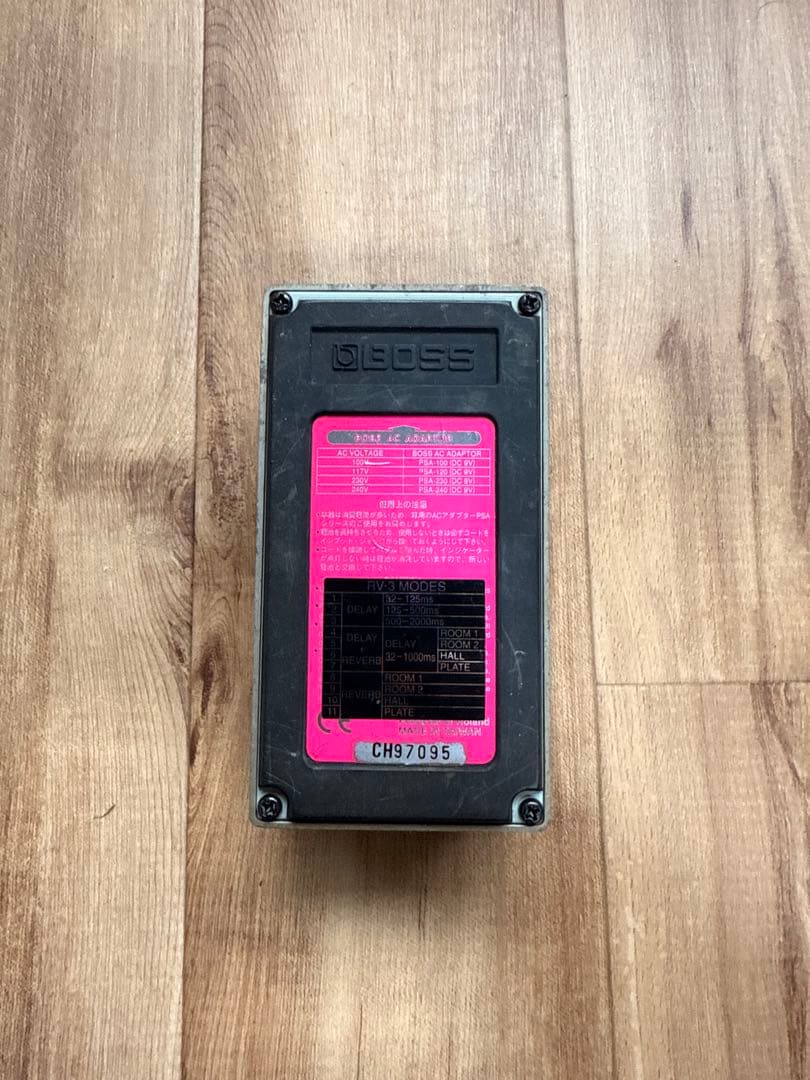 BOSS RV-3 デジタルリバーブ/ディレイ【動作確認済】