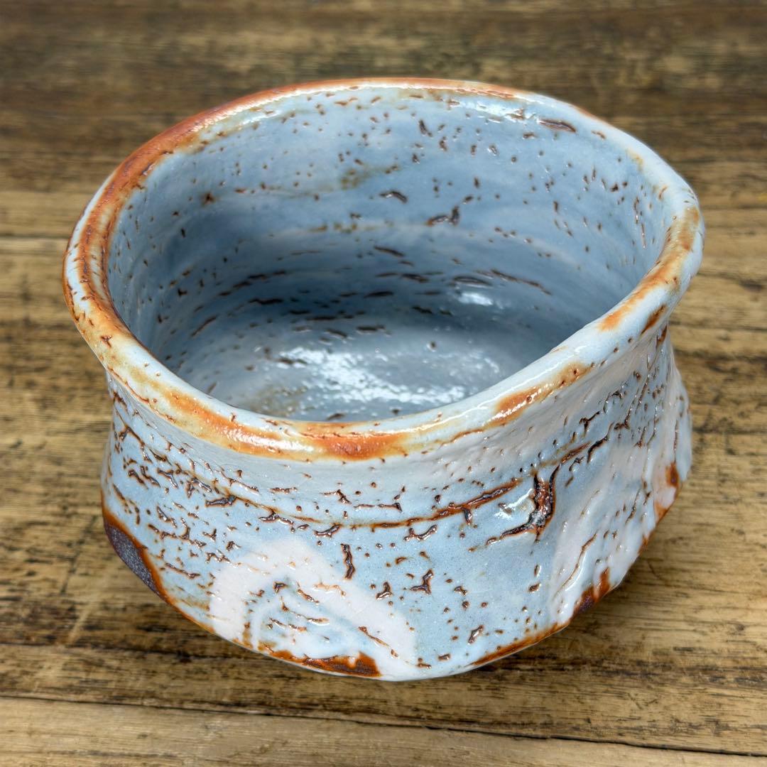 a808 送料込 鼠志野 菊泉窯 田中源彦造 在銘 四方桟共箱 茶道具 抹茶碗