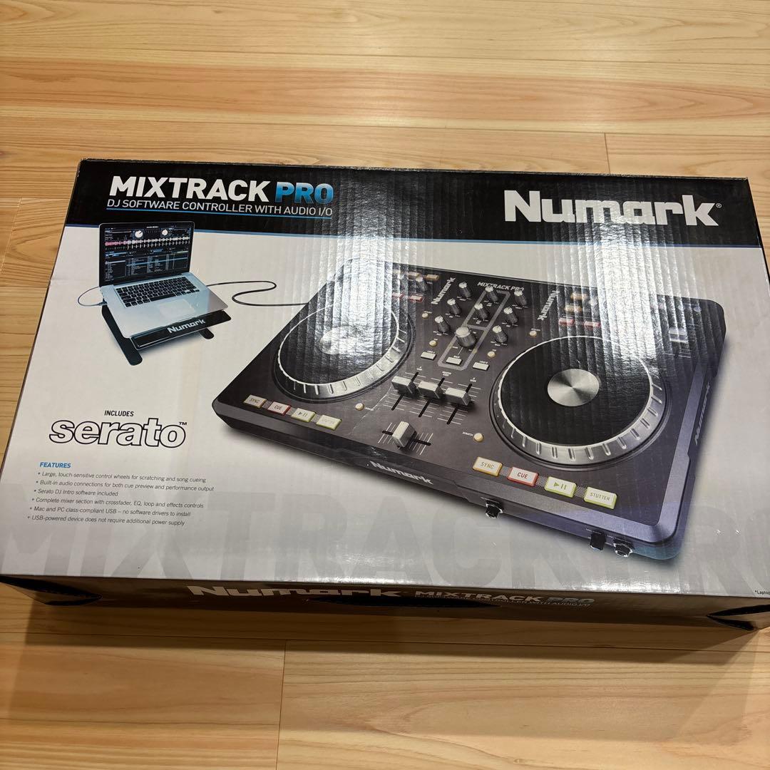 Numark Mixtrack Pro DJコントローラー インターフェース