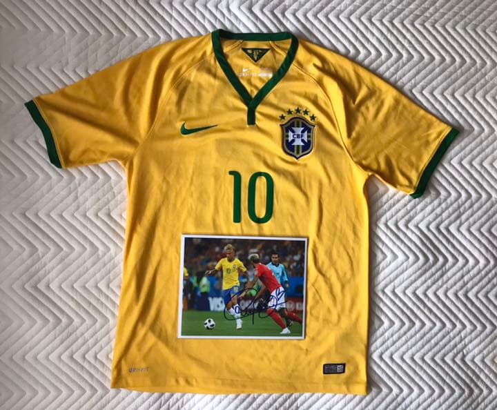 激レア　ネイマール　ユニホーム＆直筆サイン入り写真セット