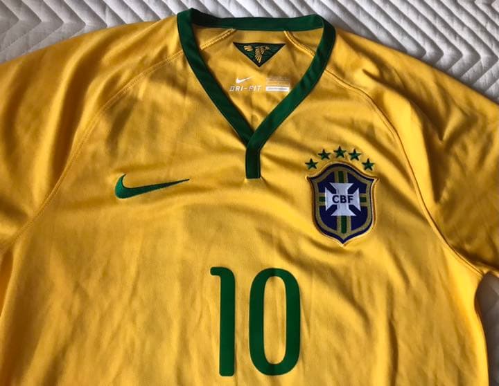 激レア　ネイマール　ユニホーム＆直筆サイン入り写真セット