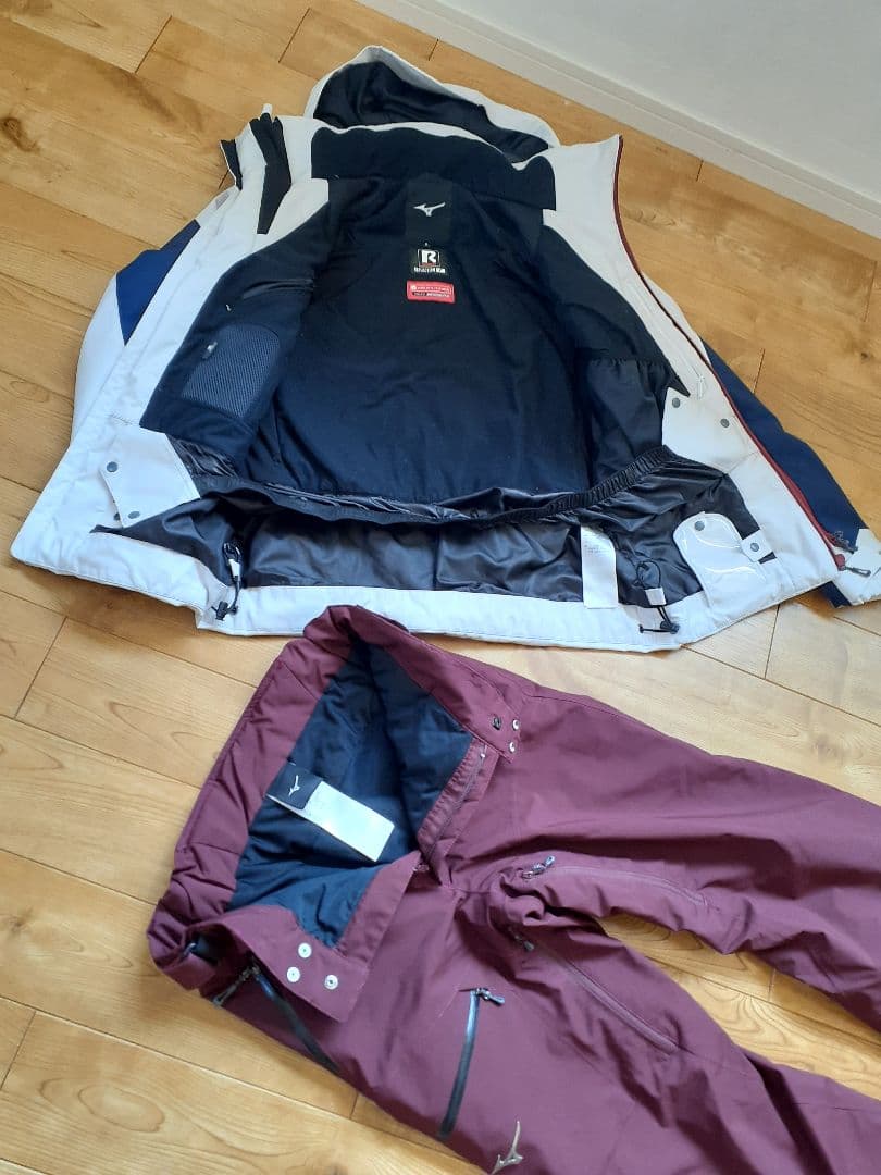 Y*m様 MIZUNO　ミズノ　 スキーウェア　S　上下セット　デサント　ゴール