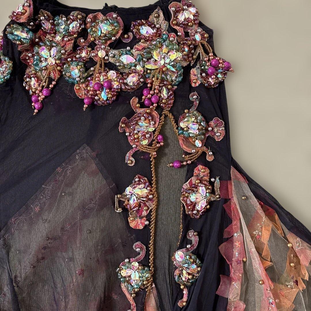 黒地にグリーン、オレンジを施したベリーダンスセットアップ