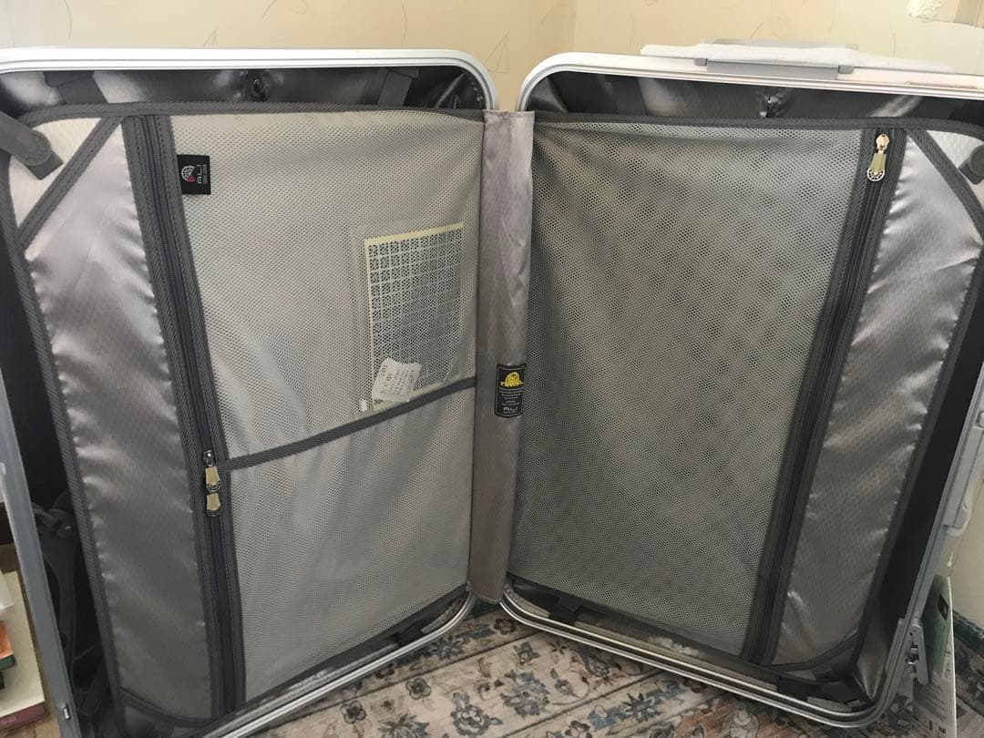 未使用スーツケース ハードキャリー 90L ホワイトカーボン MM-5688