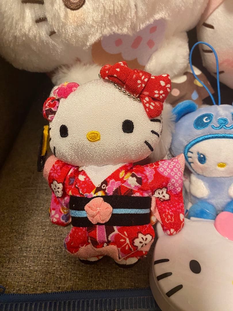 ハローキティのぬいぐるみと雑貨セット