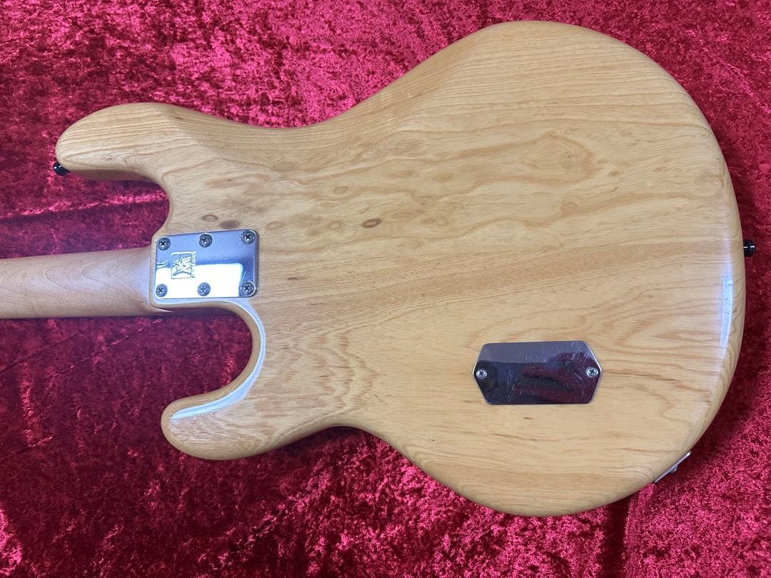 【土日セール中】MusicMan StingRayEX ハードケース＆おまけ付